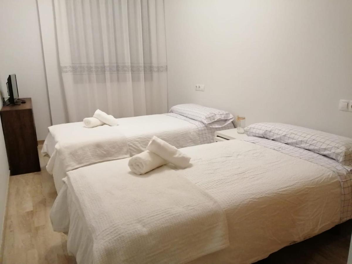 Apartamento La Muralla II Baena Esterno foto